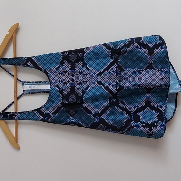 Lululemon Snake Print Tank Top Aqua Pink and Black. Size 4, - Picture 1 of 4